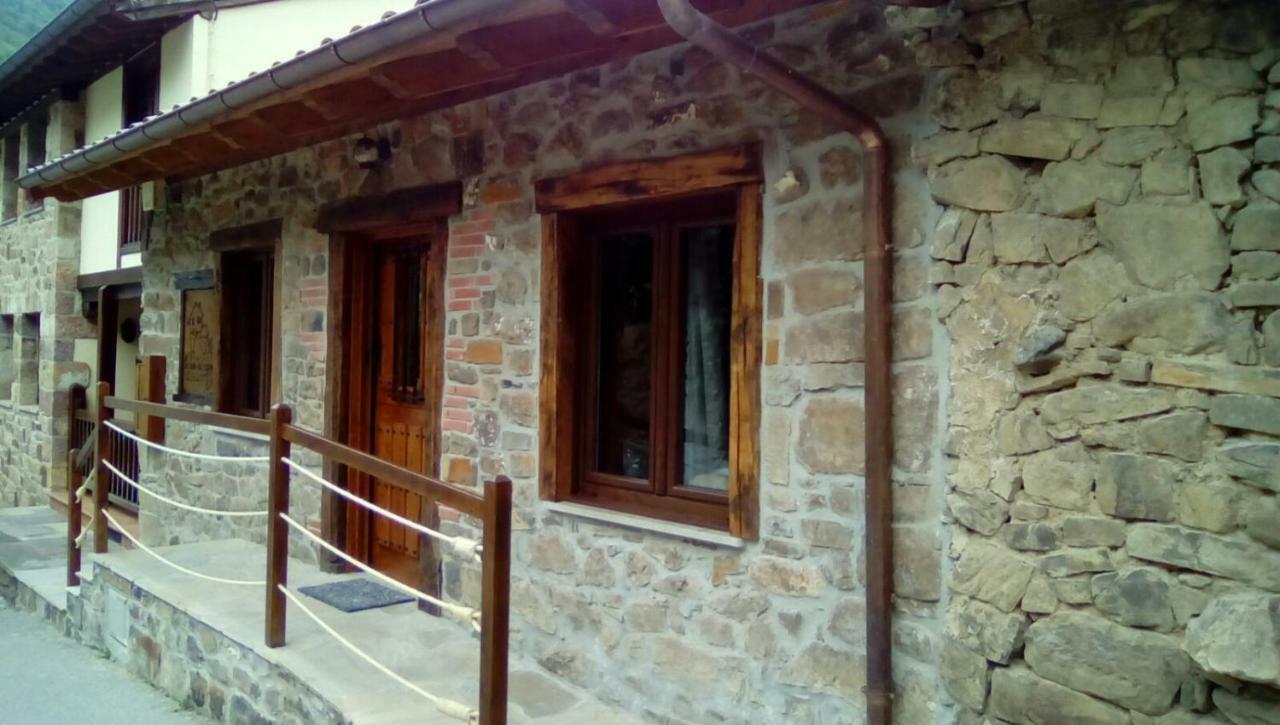 La Rama Del Castor Villa Espinama Eksteriør bilde